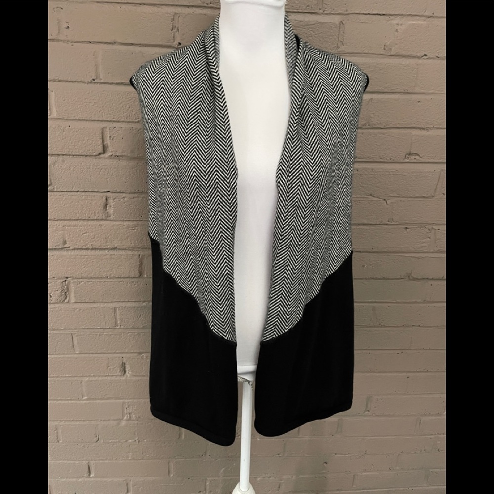 Foxcroft. Open front sweater vest M